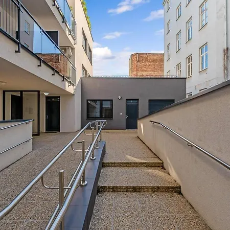 Utulny Apartman V Centre Diania Апартаменты *