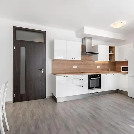 Апартаменты Utulny Apartman V Centre Diania